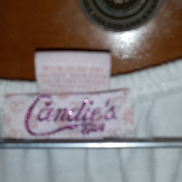 Clothes - Picture 2 of 3